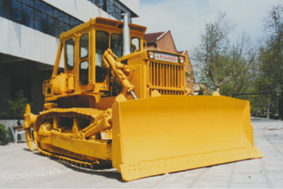 山推推土機累計銷量突破2000臺；被國家經(jīng)貿(mào)部批準為進出口自營權(quán)企業(yè)。